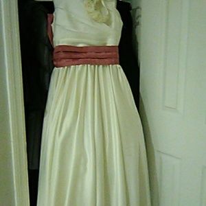 Wedding dress for girls size 8, and size 10